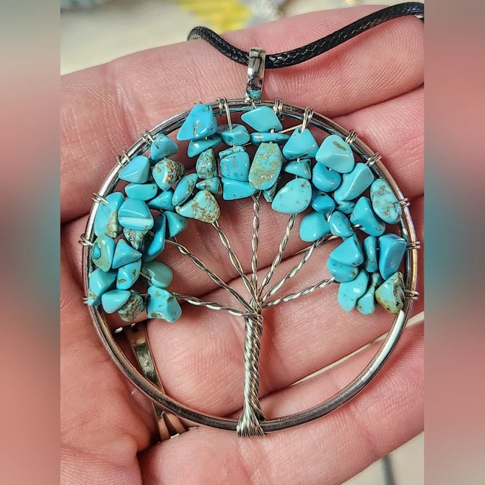 Tree of Life Crystal Pendant. Wire Wrap Jewlery. - Picture 5 of 7